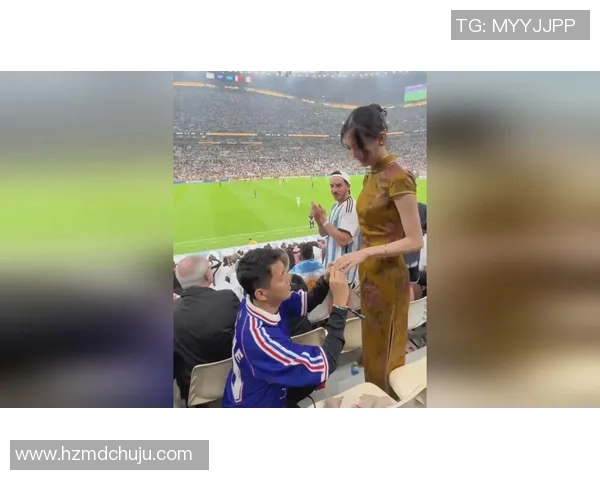 乌克兰足球明星浪漫求婚视频感动无数球迷见证爱情的美好瞬间